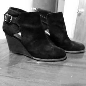 Lucky Brand Wedge Bootie. Size 9.5